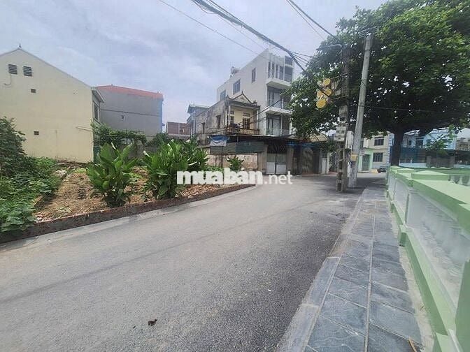 Siêu hiếm view hồ ô tô tránh - 67.6m2 - đất Việt Hùng Đông Anh