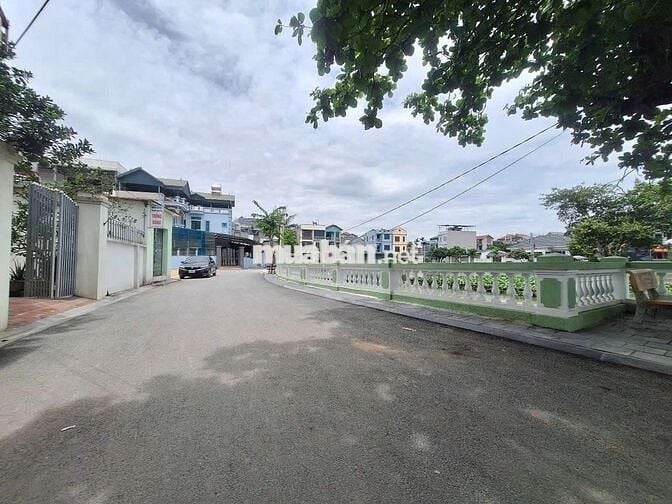 Siêu hiếm view hồ ô tô tránh - 67.6m2 - đất Việt Hùng Đông Anh