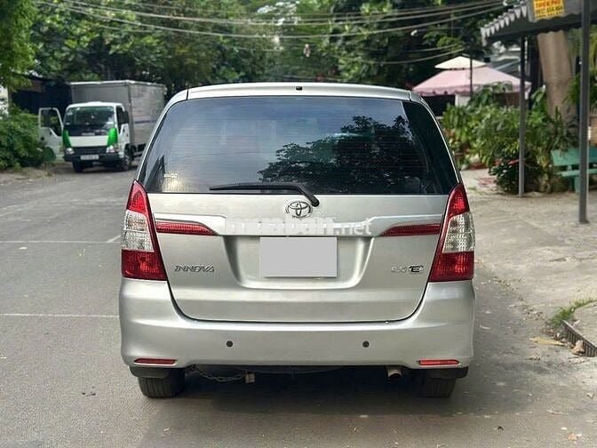 Toyota Innova 2.0E 2015 số sàn 8 chỗ