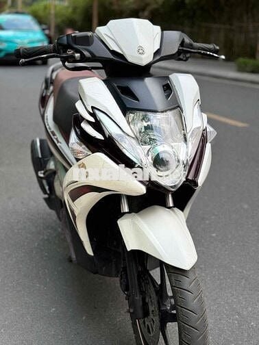 NOUVO SX2015 FI chạy bốc