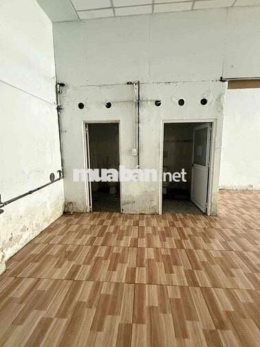 Cho thuê kho 250m2 (10m x 25m) nền lát gạch có sẵn 3 pha