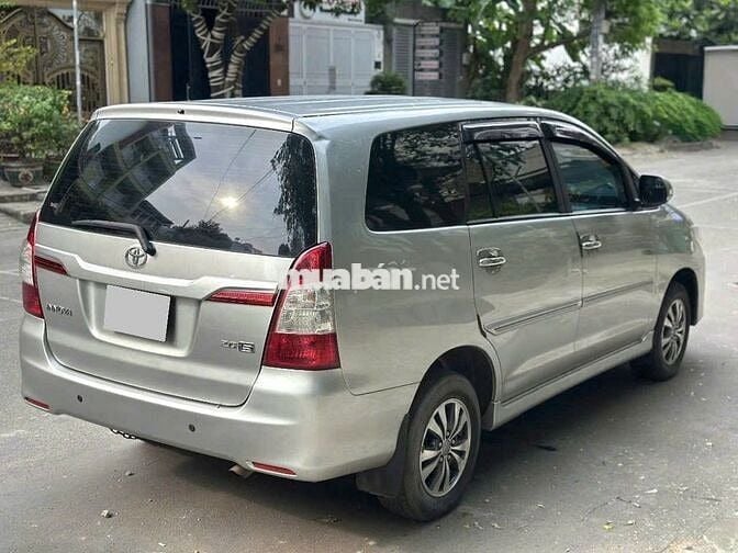 Toyota Innova 2.0E 2015 số sàn 8 chỗ