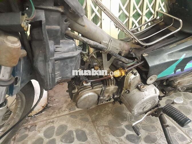 Xe máy Honda Wave màu xanh đã sử dụng