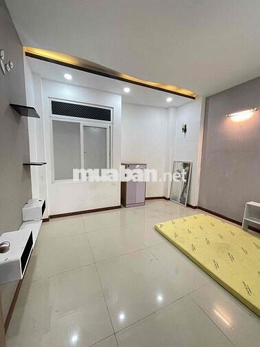 Nhà HXH Đường Số 18 P8: 4x15m, 3 lầu, 4pn, Full Nội Thất