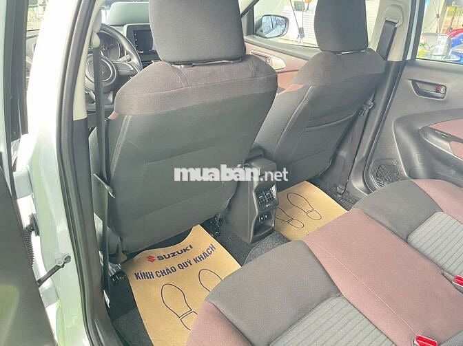 Ô tô Suzuki Fronx 2025 màu trắng, 5 chỗ