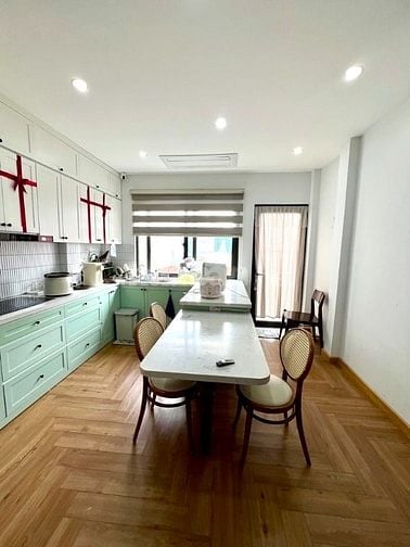 KIM NGƯU 40M2 HƠN 13 TỶ NỞ HẬU- Ô TÔ TRÁNH 15M - THANG MÁY - SIÊU HIẾM