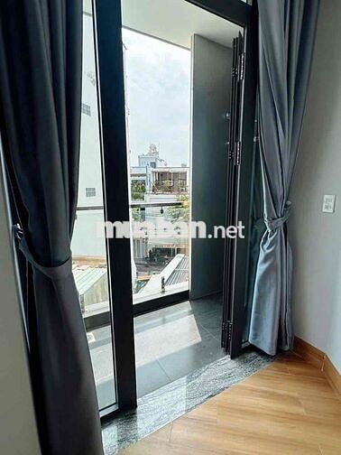 Phòng Studio Ban Công Full Nội Thất Thang Máy Mặt Tiền Tôn Đản Quận 4