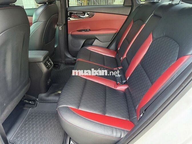 Kia K3 2.0 Premium 2021 trắng, 27.000 km