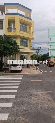 NHÀ PHỐ BIỂN, 2 MẶT TIỀN ,THUẬN LỢI MUA BÁN