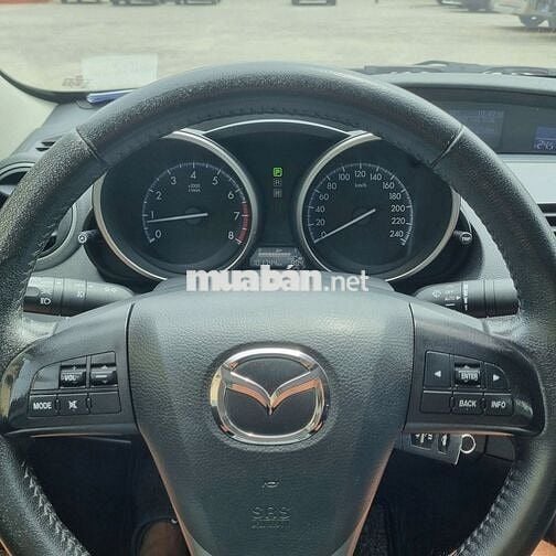 Mazda 3 2013 màu vàng cát số tự động