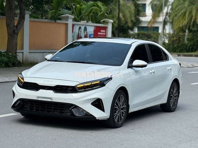 Kia K3 2.0 Premium 2021 trắng, 27.000 km
