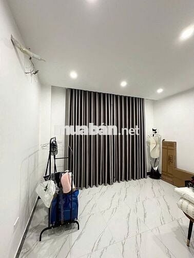 Cho thuê nhà hoàn thiện 2 tầng ngay gần chung cư có đồ nội thất