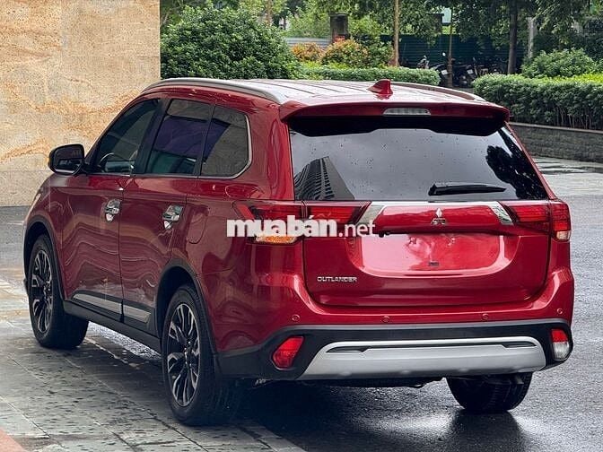 Mitsubishi Outlander 2.0 Premium 2021 Đỏ