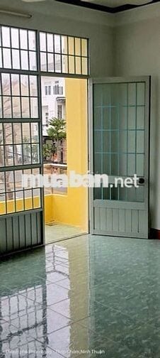 NHÀ PHỐ BIỂN, 2 MẶT TIỀN ,THUẬN LỢI MUA BÁN