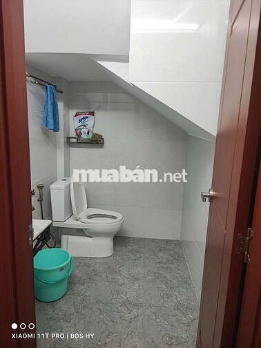NHÀ ĐẸP 3 TẦNG 2pn 2wc sân thượng đúc 15triệu