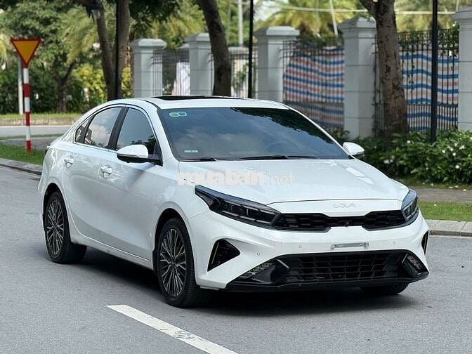 Kia K3 2.0 Premium 2021 trắng, 27.000 km