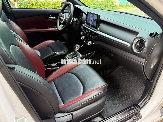 Kia K3 2.0 Premium 2021 trắng, 27.000 km