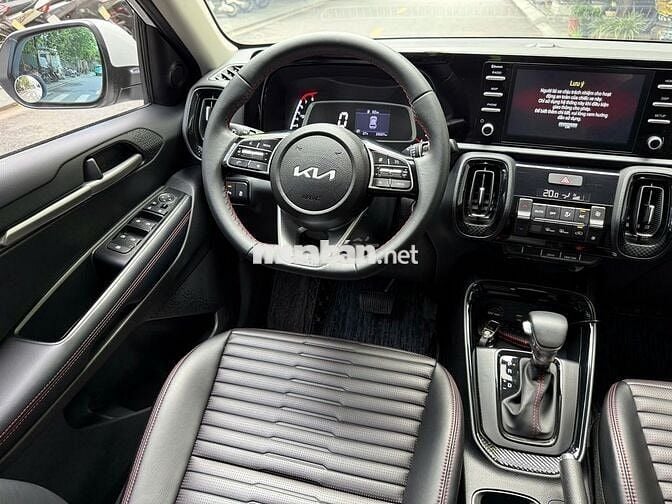 Kia Sonet SX Luxury 2023 màu trắng số tự động