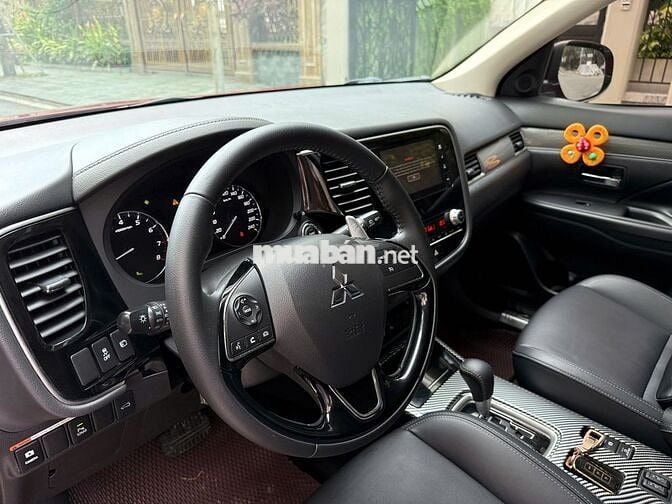 Mitsubishi Outlander 2.0 Premium 2021 Đỏ