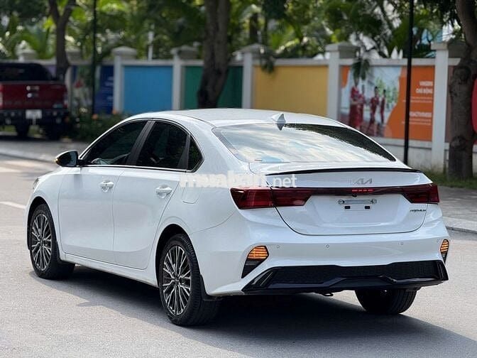 Kia K3 2.0 Premium 2021 trắng, 27.000 km