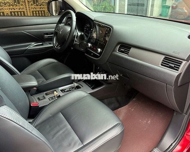 Mitsubishi Outlander 2.0 Premium 2021 Đỏ