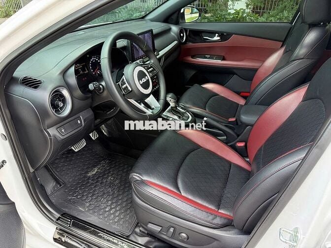 Kia K3 2.0 Premium 2021 trắng, 27.000 km