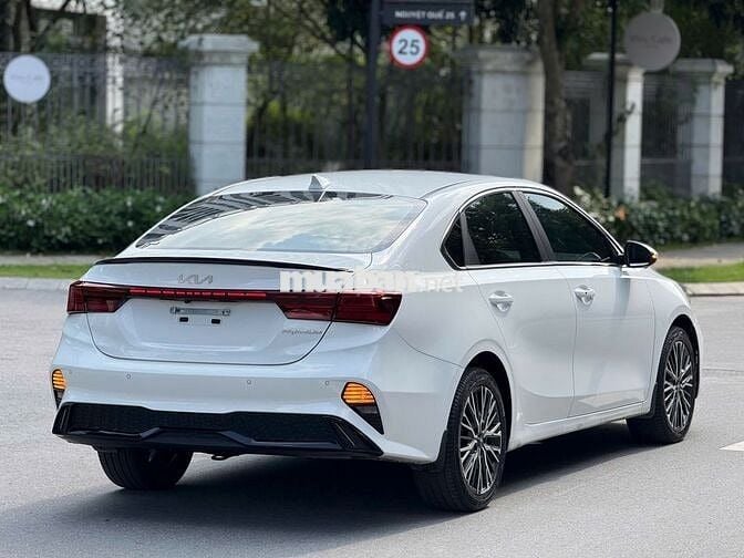 Kia K3 2.0 Premium 2021 trắng, 27.000 km