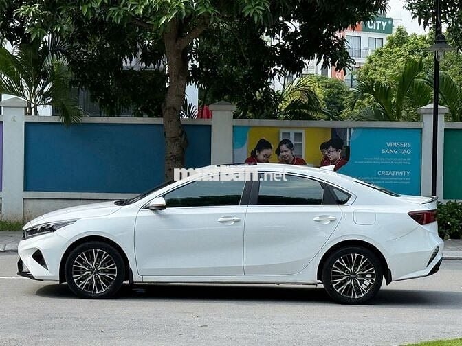 Kia K3 2.0 Premium 2021 trắng, 27.000 km