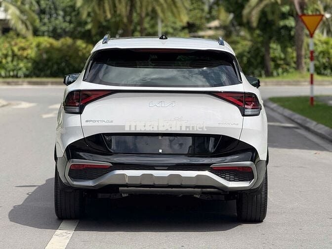 Kia Sportage 2.0 Signature 2025 trắng 14000 km