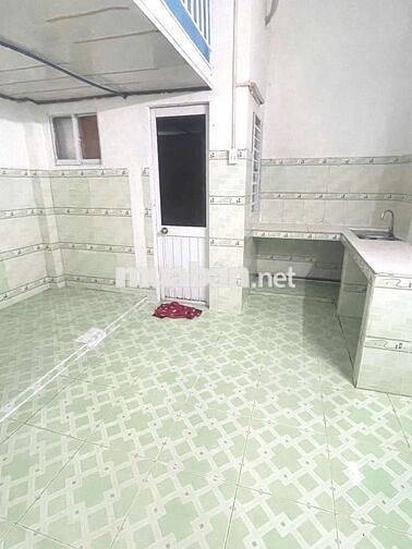 Phòng cho thuê kế bên trường marketing và gần cầu Tân Thuận