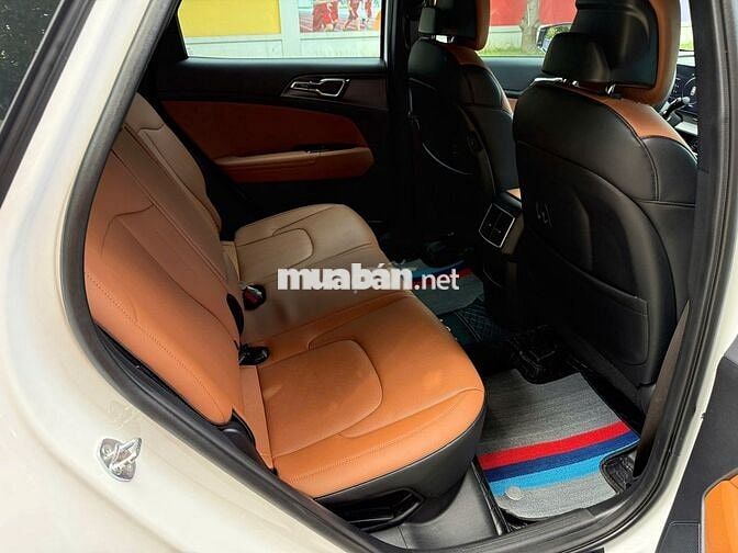 Kia Sportage 2.0 Signature 2025 trắng 14000 km