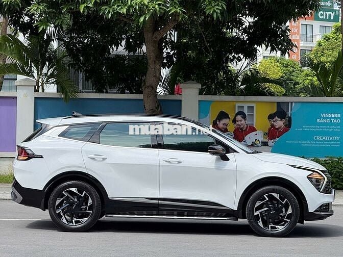 Kia Sportage 2.0 Signature 2025 trắng 14000 km