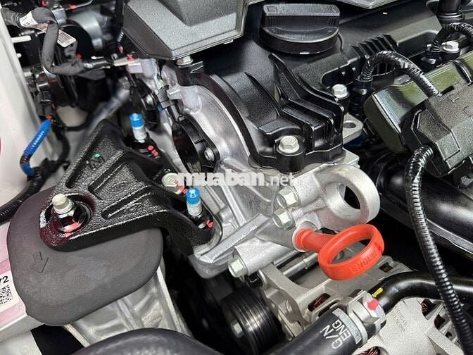 Kia Sportage 2.0 Signature 2025 trắng 14000 km