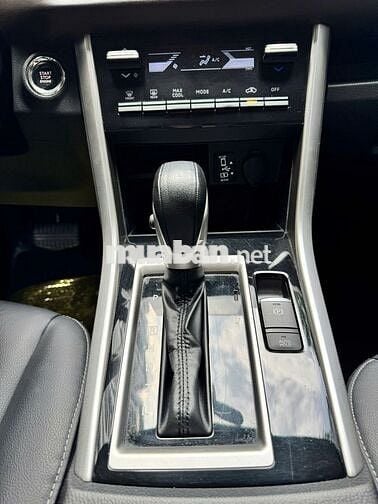 Mitsubishi Xpander Premium 2022 màu đen