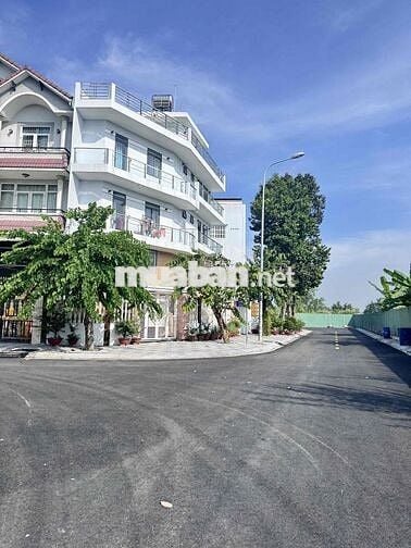 110m2 đất kdc ngay thị trấn Bến Lức,sổ hồng đầy đủ, giá 1,39 Tỷ
