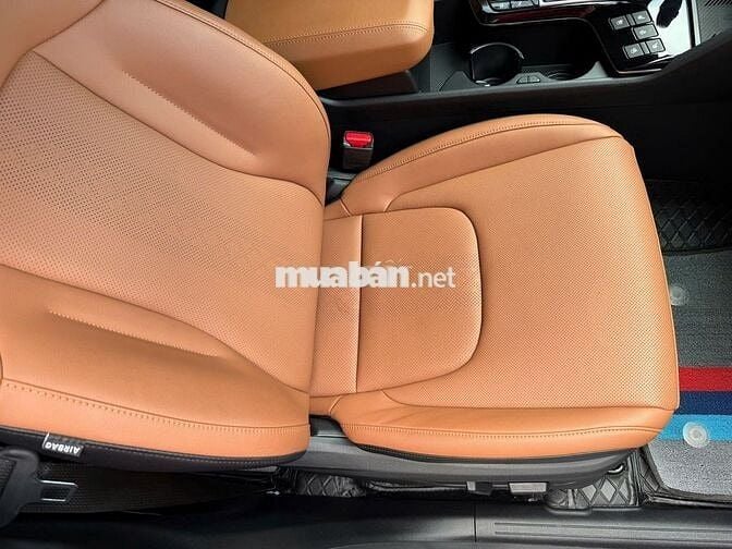 Kia Sportage 2.0 Signature 2025 trắng 14000 km