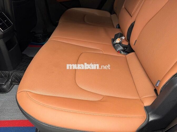 Kia Sportage 2.0 Signature 2025 trắng 14000 km
