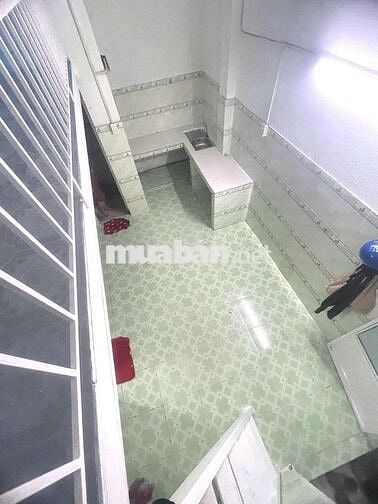 Phòng cho thuê kế bên trường marketing và gần cầu Tân Thuận