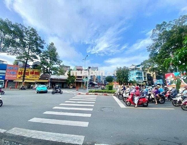 NHÀ 2 TẦNG VỊ TRÍ ĐẮC ĐỊA TRUNG TÂM ( 3,5m x 13m) HÀN HẢI NGUYÊN Q11