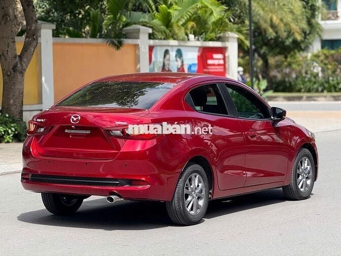 Mazda 2 AT 2023 màu đỏ, số tự động