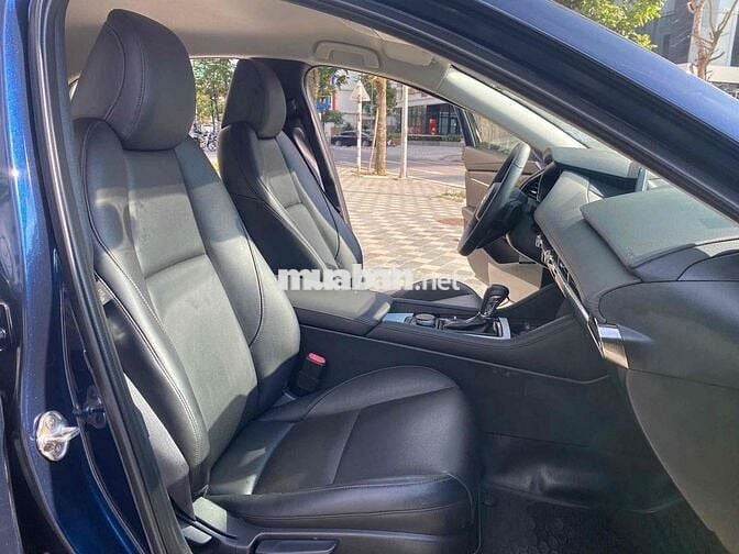 Mazda 3 2020 1.5L Luxury - 70000 km