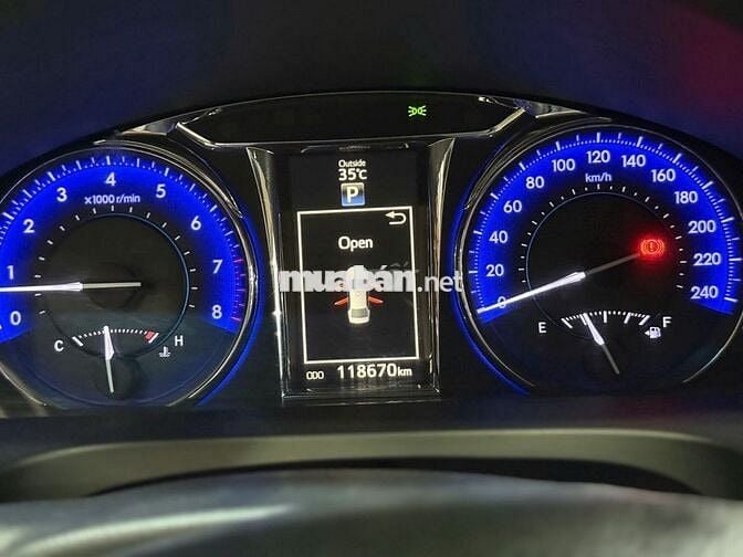 Camry 2.0E 2017 - 118.661 km - Giá Còn Giảm
