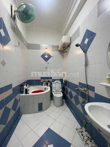 BIỆT THỰ SÂN VƯỜN KIỂU PHÁP GIỮA TRUNG TAM CẦÙ GIẤY (CHÍNH CHỦ)