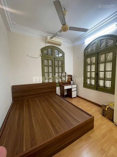 BIỆT THỰ SÂN VƯỜN KIỂU PHÁP GIỮA TRUNG TAM CẦÙ GIẤY (CHÍNH CHỦ)