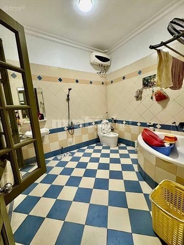BIỆT THỰ SÂN VƯỜN KIỂU PHÁP GIỮA TRUNG TAM CẦÙ GIẤY (CHÍNH CHỦ)