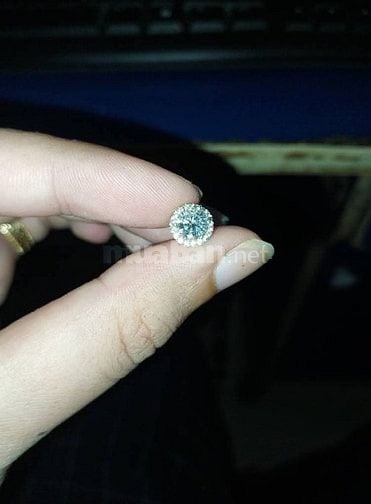 BÁN 1 BÔNG TAI BẠC 925 ĐÍNH ĐÁ MOISANITE