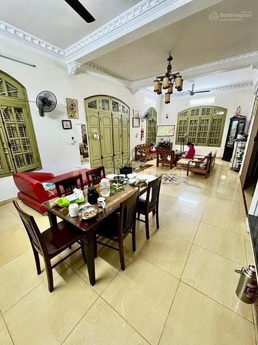 BIỆT THỰ SÂN VƯỜN KIỂU PHÁP GIỮA TRUNG TAM CẦÙ GIẤY (CHÍNH CHỦ)