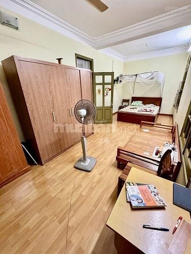 BIỆT THỰ SÂN VƯỜN KIỂU PHÁP GIỮA TRUNG TAM CẦÙ GIẤY (CHÍNH CHỦ)
