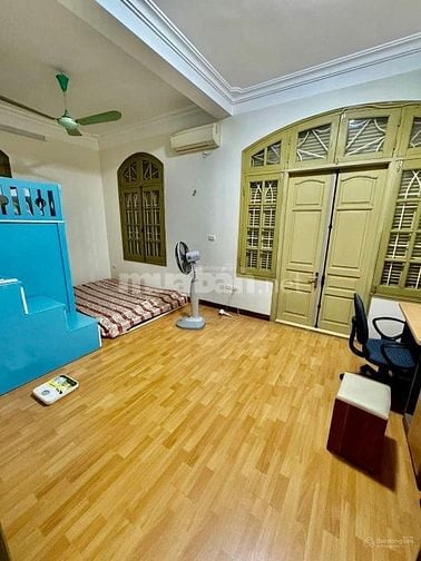BIỆT THỰ SÂN VƯỜN KIỂU PHÁP GIỮA TRUNG TAM CẦÙ GIẤY (CHÍNH CHỦ)