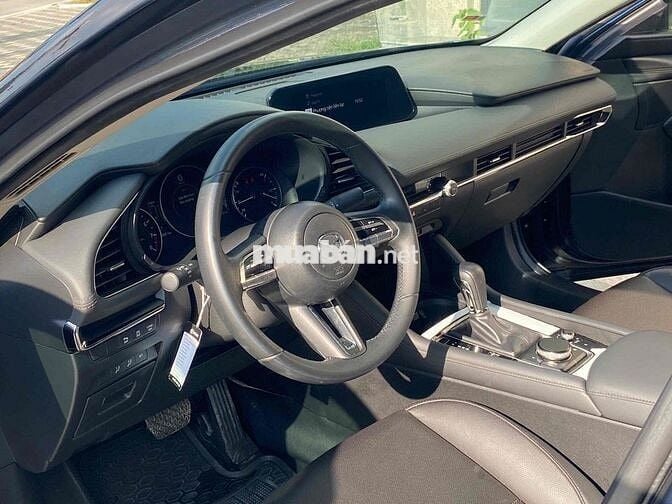 Mazda 3 2020 1.5L Luxury - 70000 km